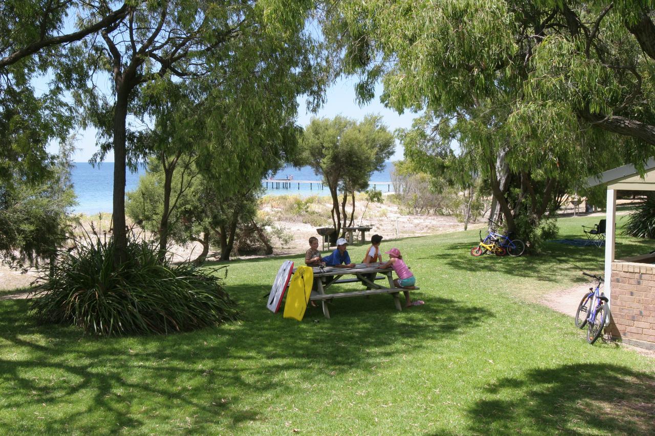 Siesta Park Holiday Resort Absolute Beachfront Resort بوسيلتون المظهر الخارجي الصورة